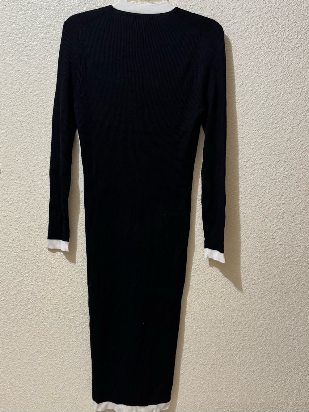 Alice and Olivia Classics Long Black Button-Front Knit Dress with White Trim L - Picture 2 of 9